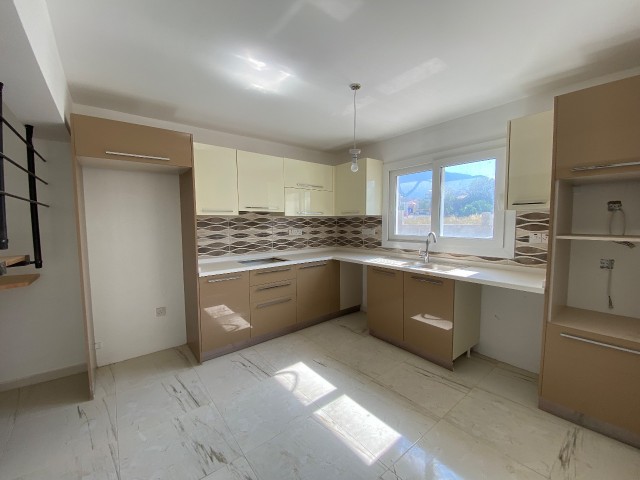 3+1 Flat for Sale in a Complex with Pool in Kyrenia/Alsancak