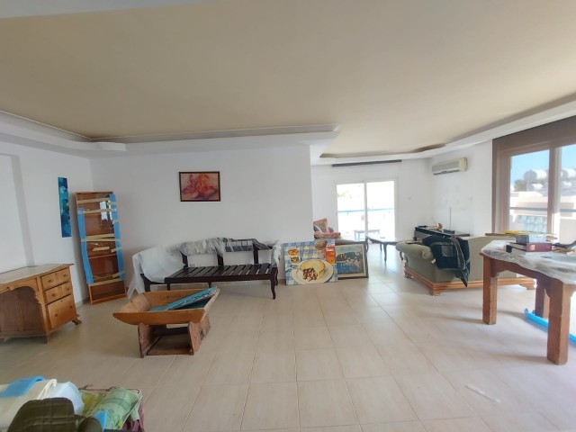 Flat For Sale in Girne Merkez, Kyrenia