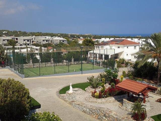 Mansion for Sale in Kyrenia/Edremit, within 3 acres of 3 houses