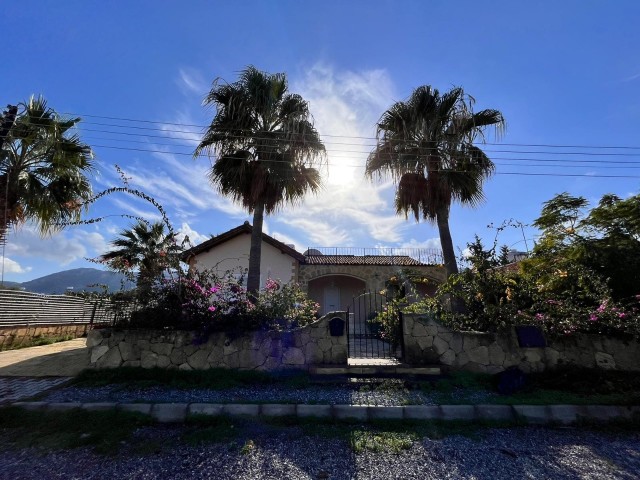 Bungalow with garden, fireplace, private pool for rent in Çatalköy, Kyrenia