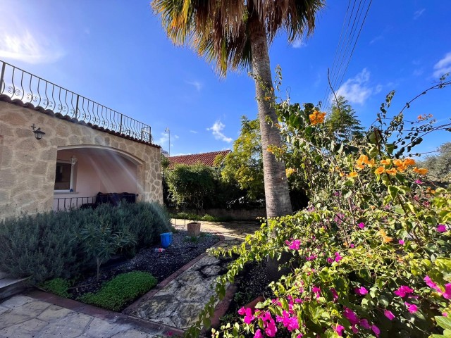 Bungalow mit Garten, Kamin, privatem Pool zu vermieten in Çatalköy, Kyrenia