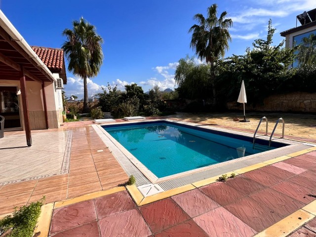 Bungalow mit Garten, Kamin, privatem Pool zu vermieten in Çatalköy, Kyrenia