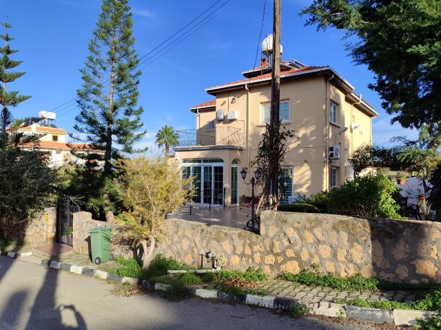 VILLA ZUM VERKAUF IN GIRNE ALSANCAK