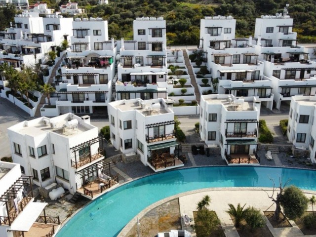 3+1 Duplex Flat for Sale in a Site with Pool in Alsancak, Kyrenia