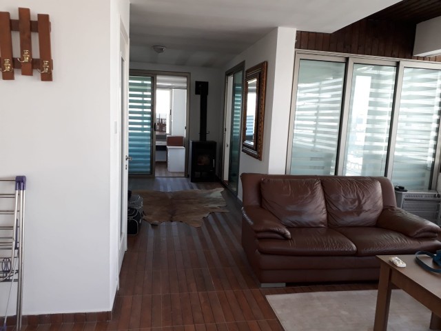 Penthouse zum Verkauf im Kyrenia Center