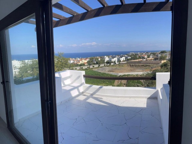 3+1 Flat for Sale in Kyrenia/Alsancak