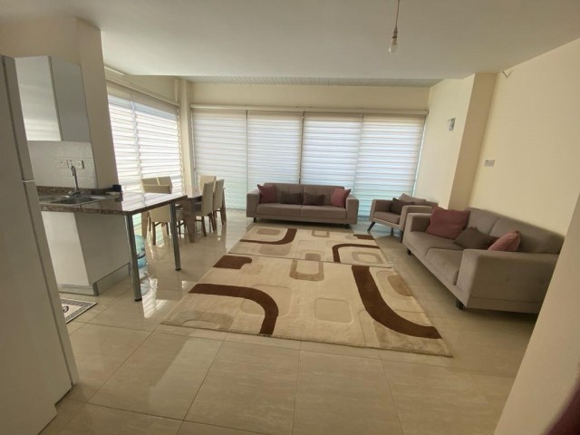 Türkisch hergestelltes 2+1 Penthouse zum Verkauf im Kyrenia Center