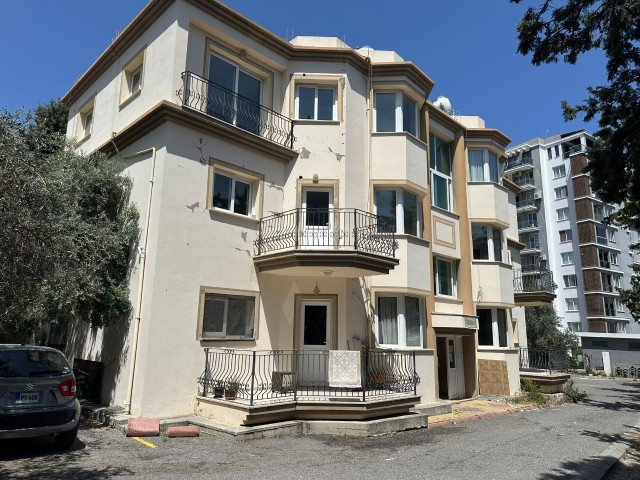 Turkish made, renovated flat for sale in Kyrenia central snow market area..