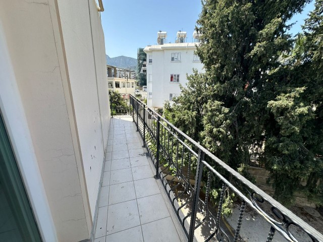 Turkish made, renovated flat for sale in Kyrenia central snow market area..