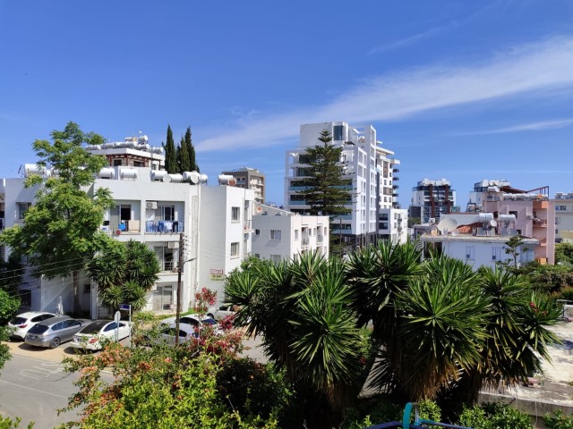 3+1 Wohnung mit türkischem Titel zum Verkauf im Kyrenia Center