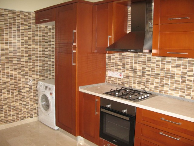 3 bedroom  flat  for  rent 