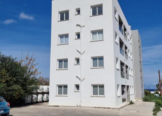 3 آپارتمان آخر 2+1 با منظره دریا برای فروش در LEFKE GEMİKONAĞI