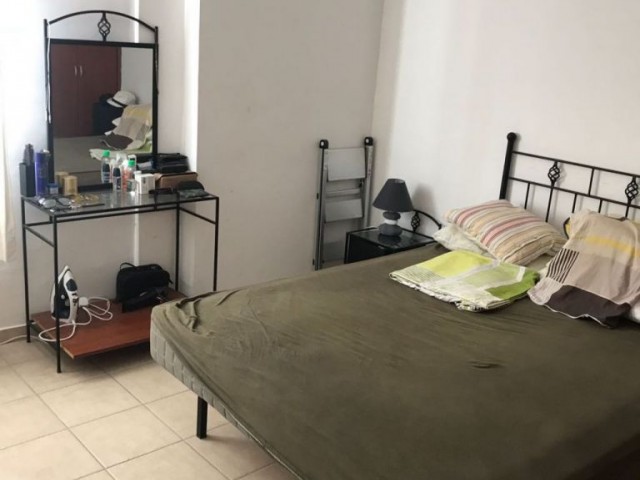 Apartment mit 1 Schlafzimmer ** 