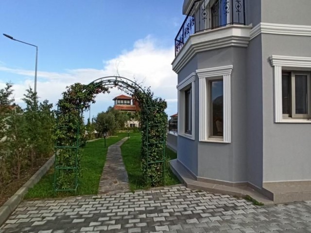 Villa Mit 3 Schlafzimmern ** 