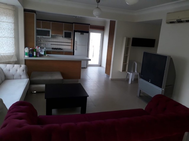 Penthouse Mieten in Aşağı Girne, Kyrenia