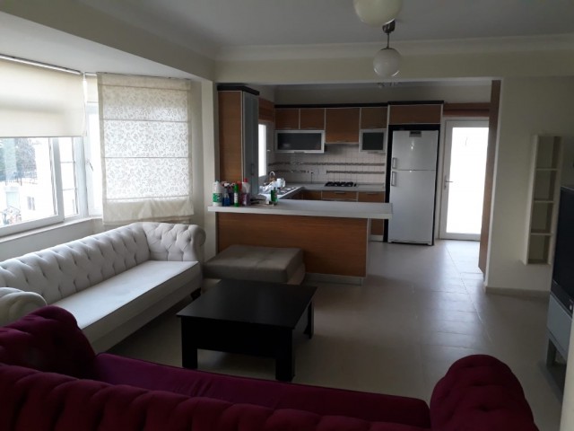 Penthouse Mieten in Aşağı Girne, Kyrenia