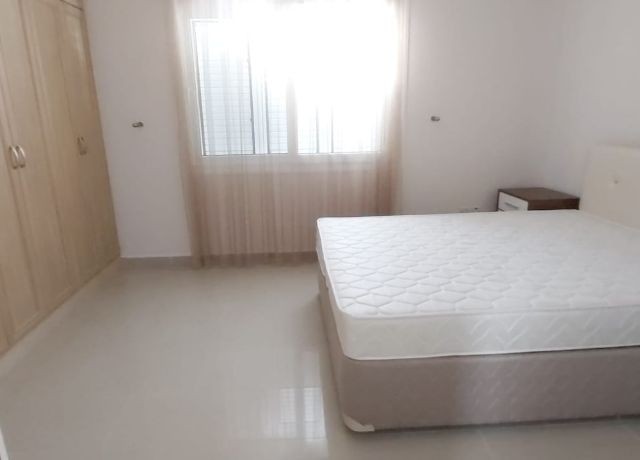 Flat To Rent in Alsancak, Kyrenia