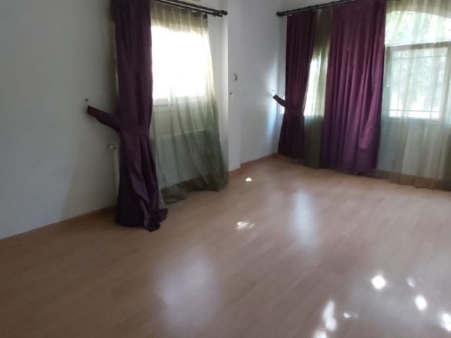 Flat To Rent in Karaoğlanoğlu, Kyrenia