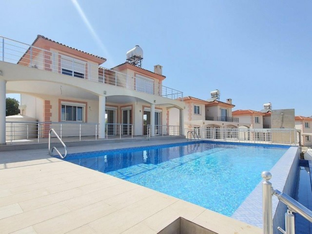 3+1 Villa mit Pool in Kyrenia Karsiyaka zu verkaufen ** 