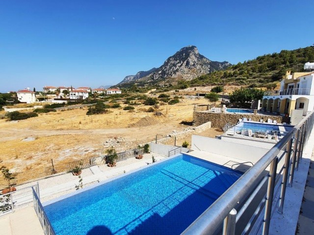 3+1 Villa mit Pool in Kyrenia Karsiyaka zu verkaufen ** 