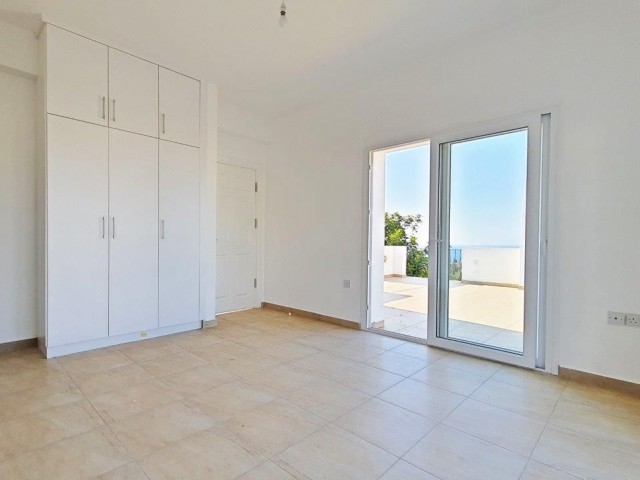 KYRENIA KARSIYAKA 3 + 1 VILLA MIT MEERBLICK ZU VERKAUFEN ** 