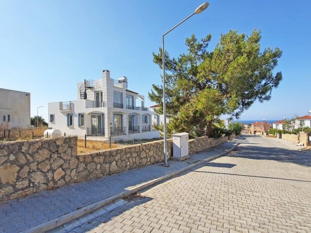 KYRENIA KARSIYAKA 3 + 1 VILLA MIT MEERBLICK ZU VERKAUFEN ** 