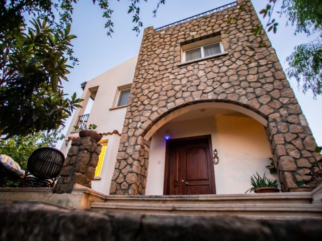 3+1 VILLA WITH PRIVATE POOL IN KYRENIA &amp;OZANKÖY ** 