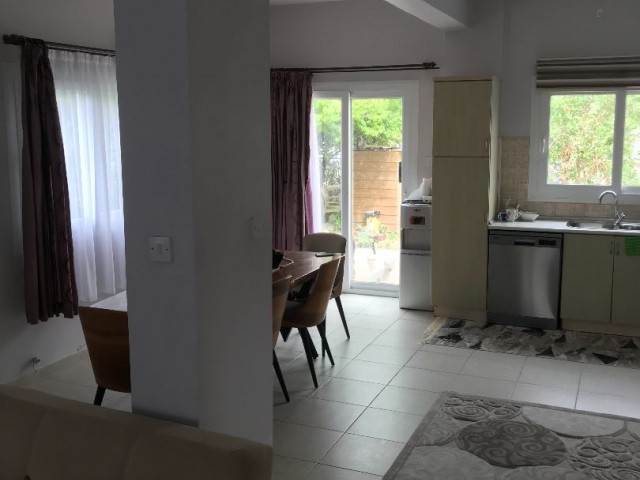 Kyrenia Catalkoy ozel 3 + 1 Villa ** 