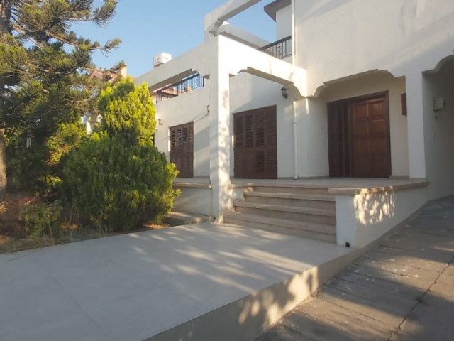 VILLA ZUR MIETE IN KYRENIA ZENTRUM ** 