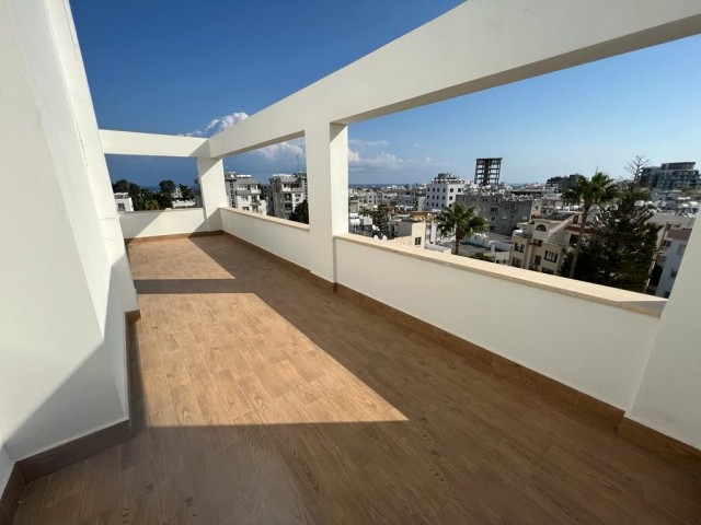 2 + 1 PENTHOUSE APARTMENT IN THE CENTER OF KYRENIA ** 