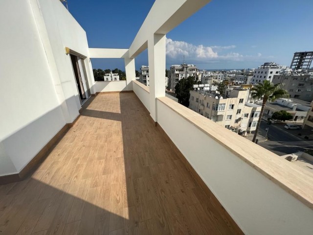 2 + 1 PENTHOUSE APARTMENT IN THE CENTER OF KYRENIA ** 