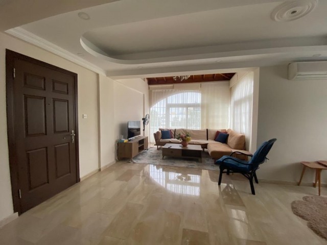 GİRNE MERKEZ DE 2+1 EŞYALI,ŞIK MASRAFSUZ,SATILIK DAİRE