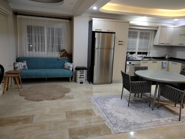 GİRNE MERKEZ DE 2+1 EŞYALI,ŞIK MASRAFSUZ,SATILIK DAİRE