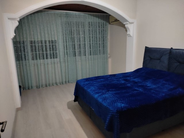 GİRNE MERKEZ DE 2+1 EŞYALI,ŞIK MASRAFSUZ,SATILIK DAİRE