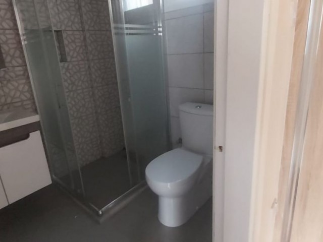 WOHNUNG ZU VERKAUFEN IN EINER ANLAGE MIT POOL IM ZENTRUM VON GUINEA