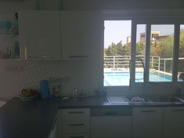 VILLA MIT MEERBLICK ZU VERKAUFEN IN DER REGION ZEYTINLIK-EDREMIT IN KYRENIA