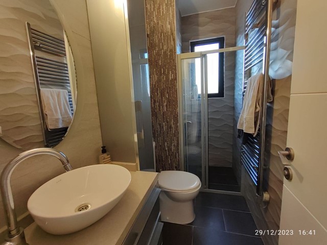  GİRNE MERKEZ DE  LÜKS KİRALİK PENTHOUSE DAİRE 