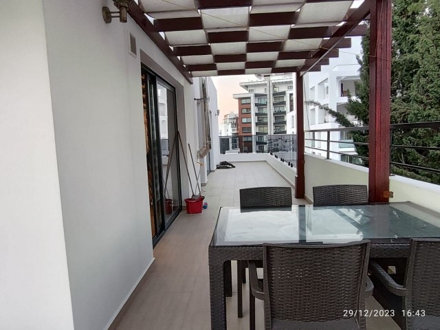  GİRNE MERKEZ DE  LÜKS KİRALİK PENTHOUSE DAİRE 