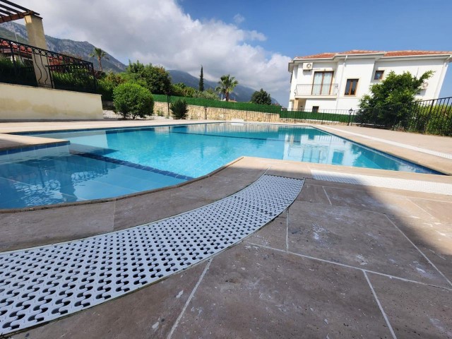 VILLA ZU VERKAUFEN IN OZANKÖY MIT PRIVATEM POOL UND WUNDERBAREM MEERBLICK