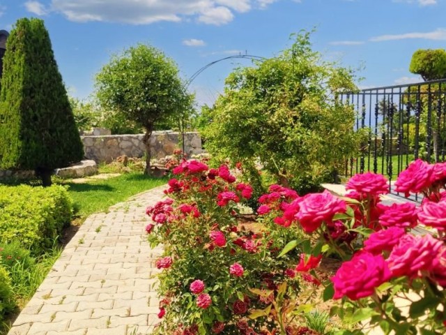 VILLA FOR SALE IN ARAPKÖY, GIRNE, WITH THE MAGIC OF NATURE