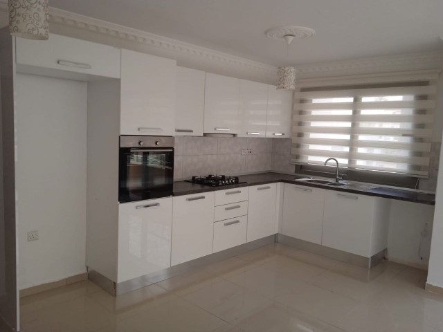 2+1 FLAT FOR SALE IN KYRENIA CENTER