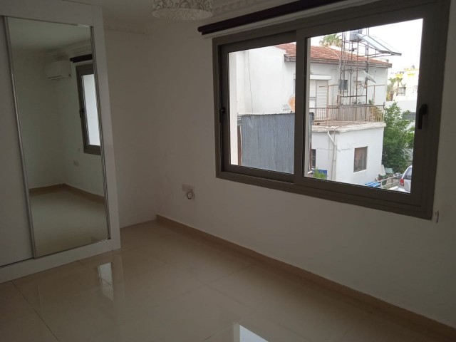 GİRNE MERKEZ'DE SATILIK 2+1 DAİRE