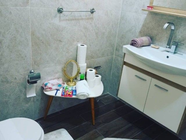 KKTC GİRNE MERKEZDE KOMPLE SATILIK APARTMAN