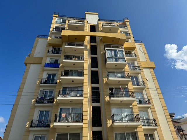 GİRNE MERKEZDE MÜKEMMEL LOKASYONDA 2+1 SATILIK DAİRE