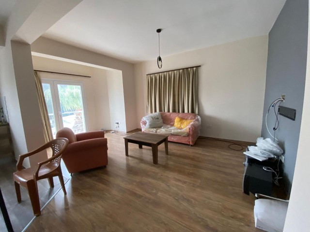 LEFKOŞA  YENİŞEHİR DE   EŞYALI 1+1 KİRALIK DAİRE