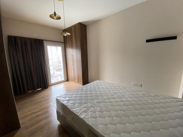 LEFKOŞA  YENİŞEHİR DE   EŞYALI 1+1 KİRALIK DAİRE