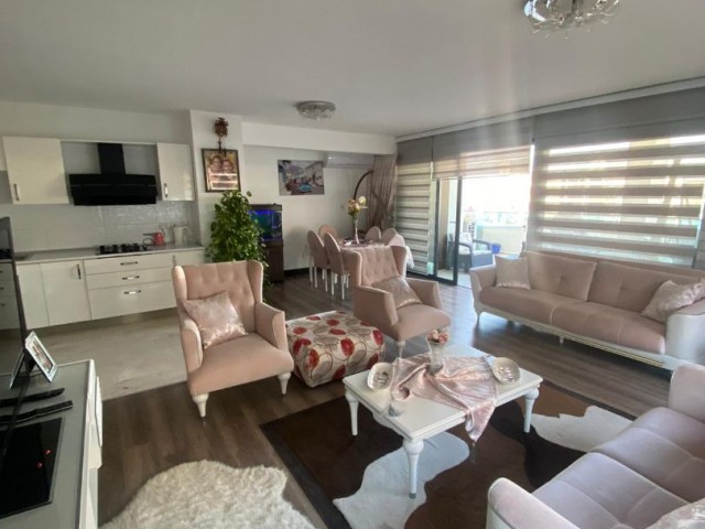 GİRNE DE 3+1,SATILIK ŞIK DAİRE