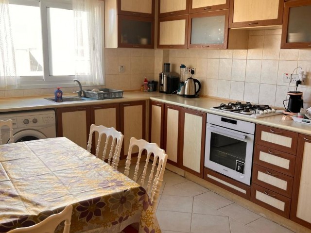 GİRNE MERKEZDE 3+1 SATILIK DAİRE