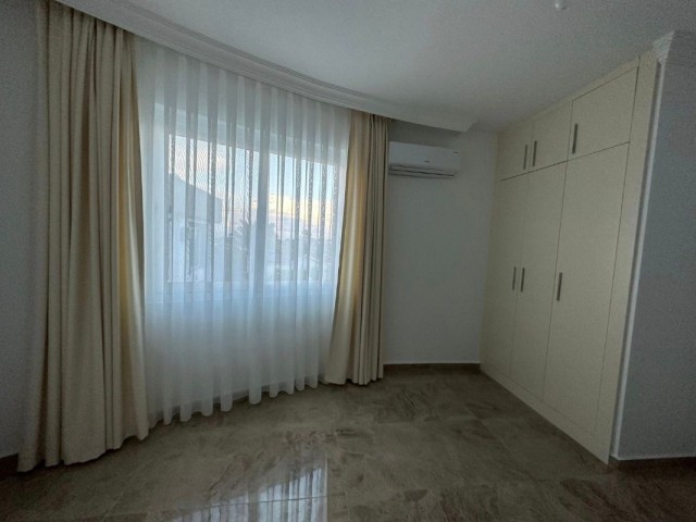 GİRNE DE ŞIK SİTEDE SATILIK 2+1 DAİRE