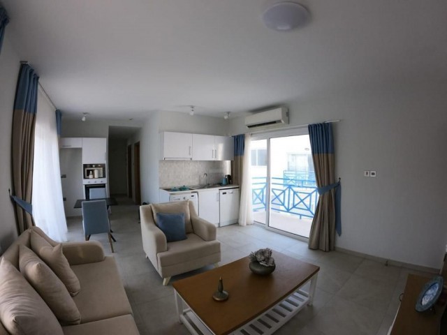 Unfurnished flat for rent in a complex with pool in Alsancak